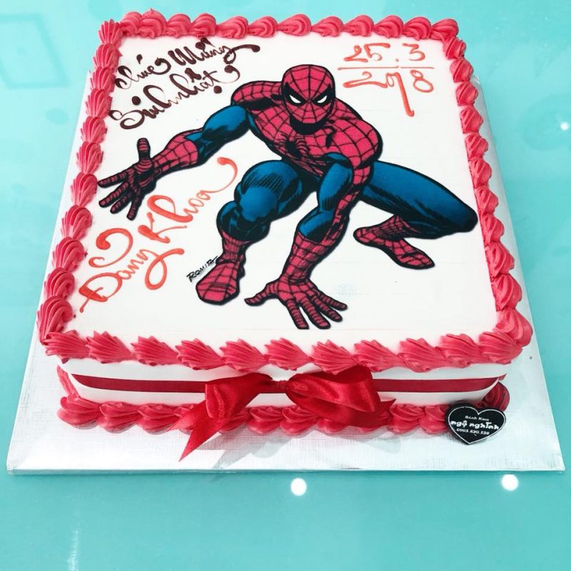 Hình ảnh bánh sinh nhật siêu nhân cho bé trai ngộ nghĩnh nhất