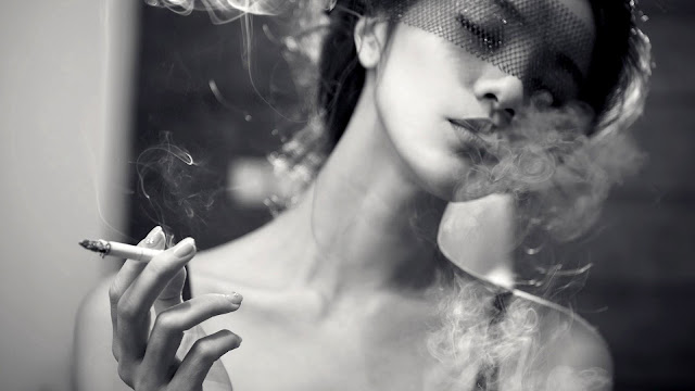 Hình ảnh đại diện buồn hút thuốc dành cho nữ