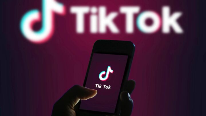 Tiktok – Mạng xã hội phổ biến trên nền tảng video âm nhạc.
