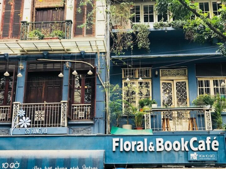 Floral & Book Cafe