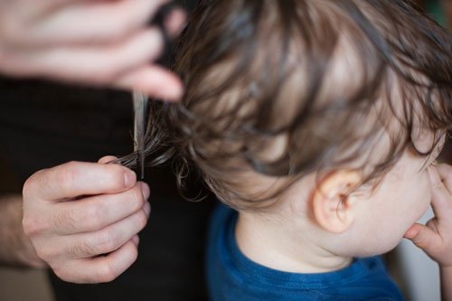 Giữ tóc máu cho trẻ sơ sinh để làm gì? Cách lưu giữ tóc máu?