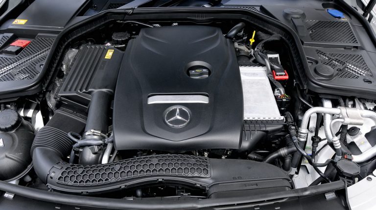 Động cơ xe Mercedes C200 2018