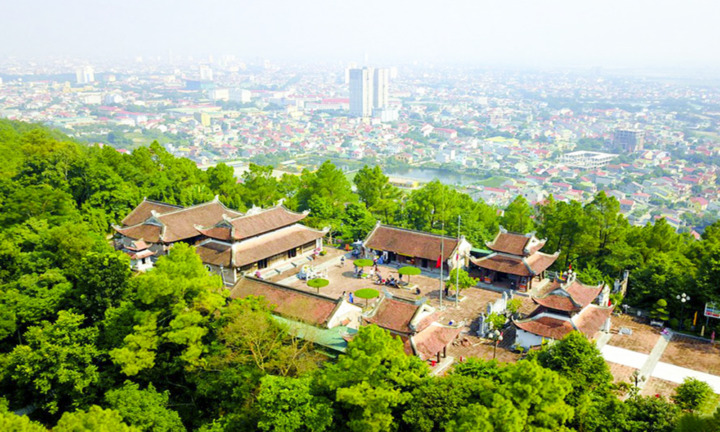  Núi Quyết – Đền thờ vua Quang Trung