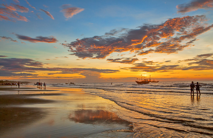 Bãi biển Sầm Sơn xứng đáng là một địa điểm vui chơi ở tp Thanh Hóa bậc nhất bởi: