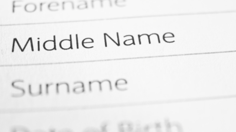 Middle name có nghĩa là gì?