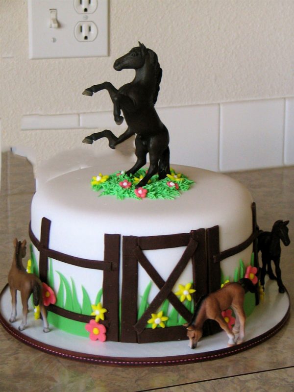 TOP hình ảnh bánh sinh nhật con ngựa cute nhất