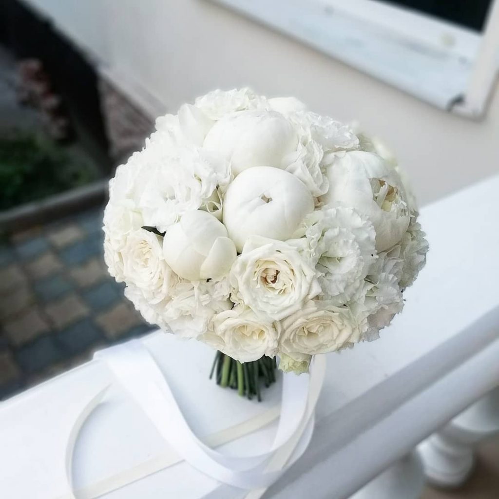 Chùm hình ảnh bó hoa hồng trắng đẹp tinh khôi