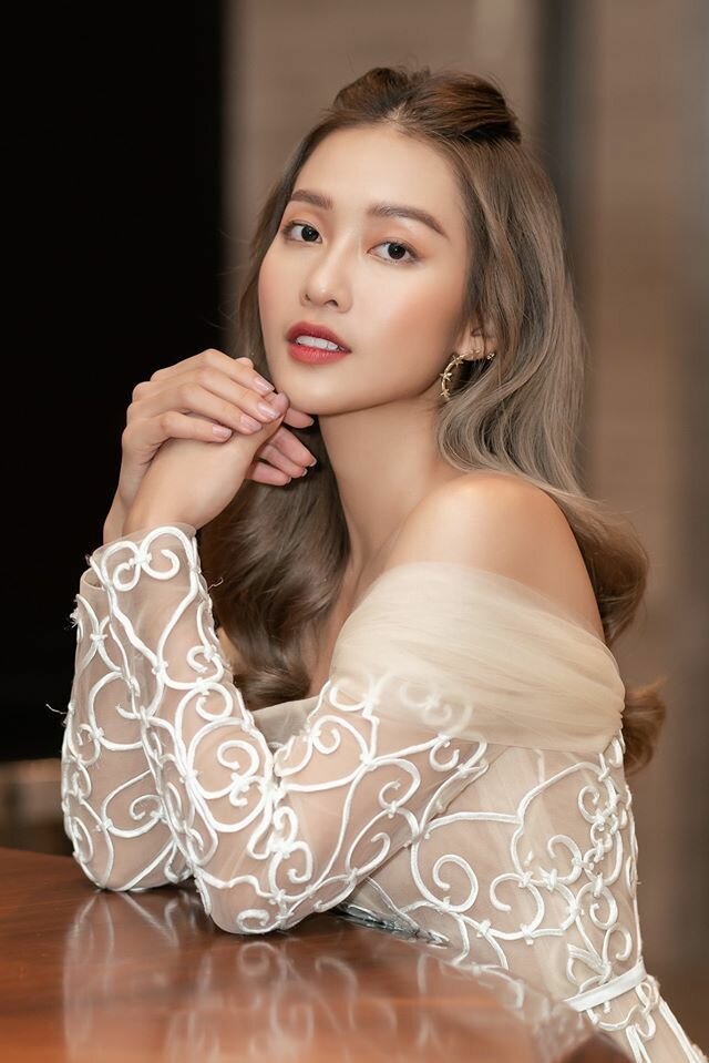 Khả Ngân là ai?
