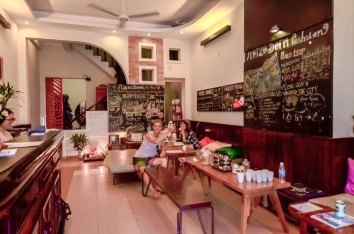 Mojzo Dorm – Khách sạn giá rẻ tại Nha Trang, Khánh Hòa
