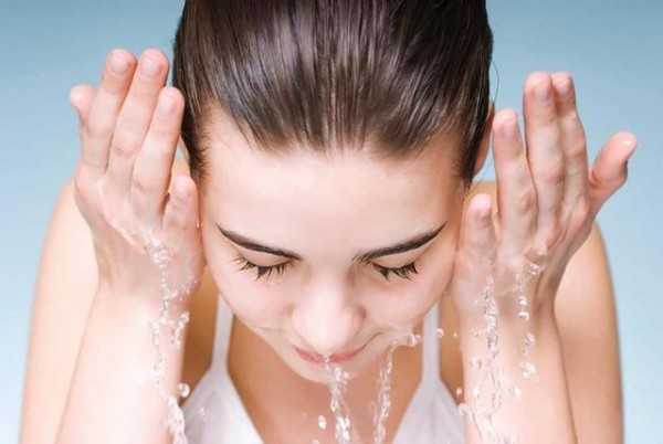 Làm sạch da mặt có tác dụng gì?