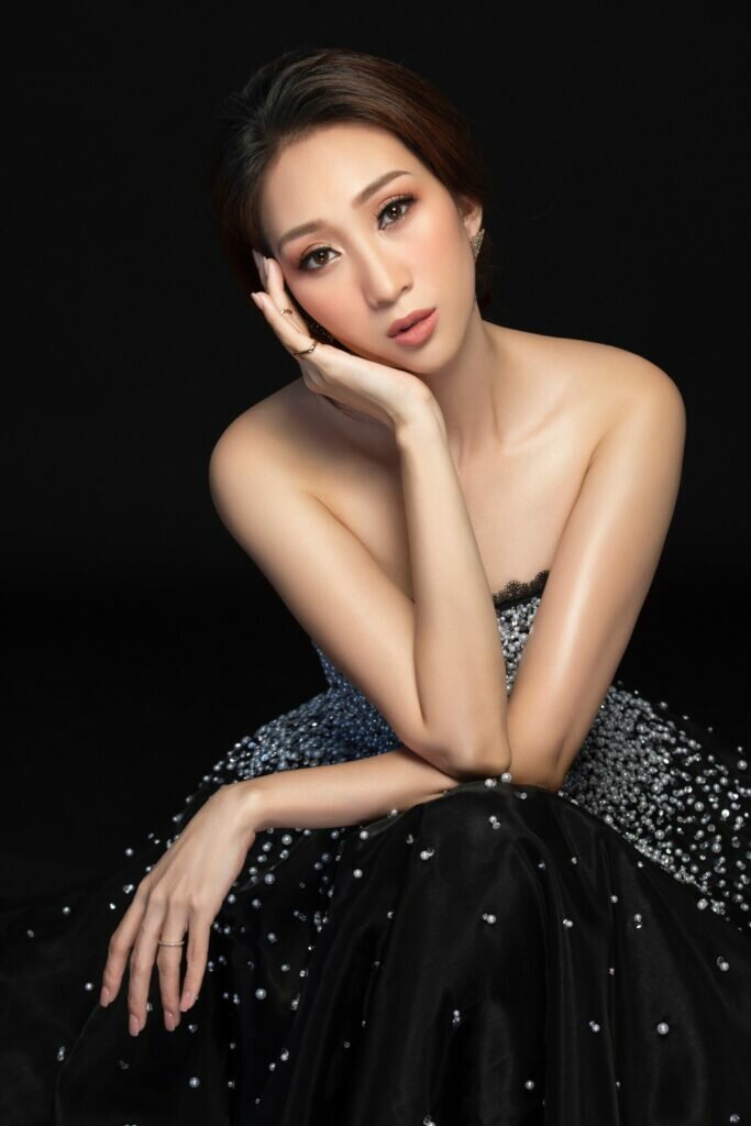 Lều Phương Anh là ai?