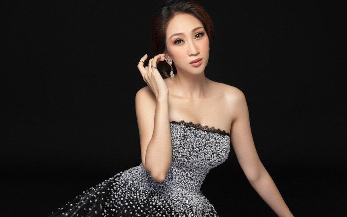 Lều Phương Anh nặng bao nhiêu?