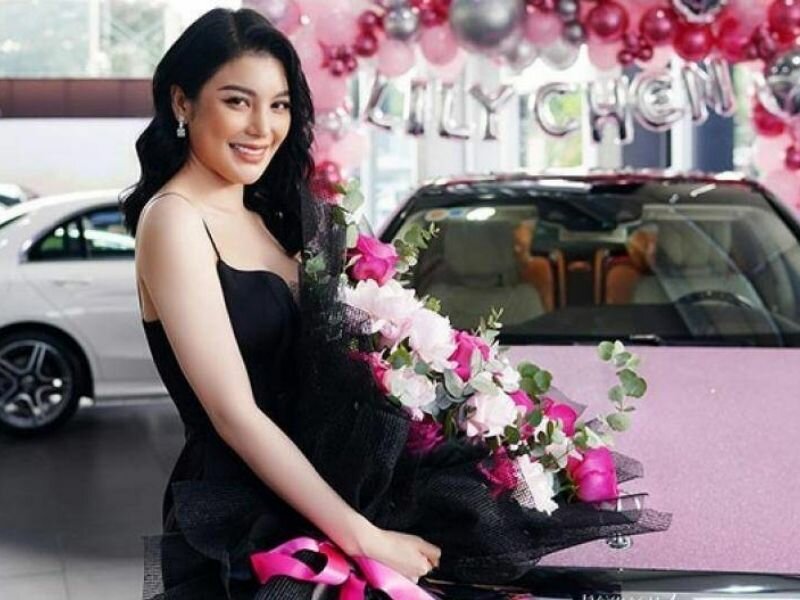 Lily chen dính tin đồn “chung bồ” với Ngọc Trinh?