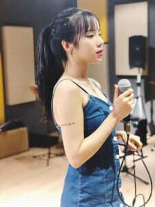 Con đường sự nghiệp ca hát của LyLy