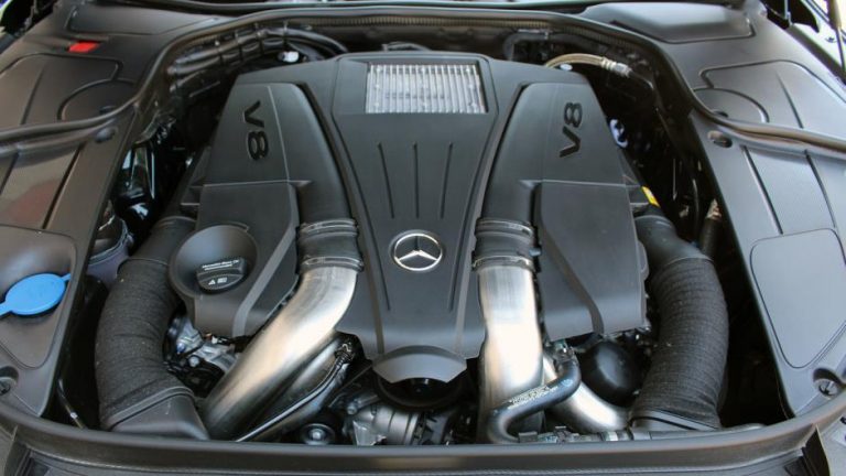 Động cơ của Mercedes S550 Maybach