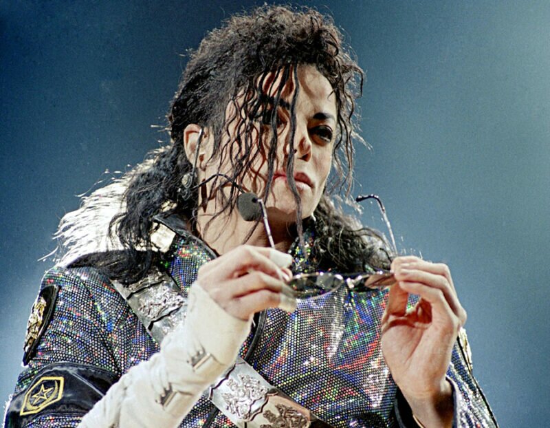 Thực hư thông tin Michael Jackson giả chết hiện đang sống ở Bahrain?