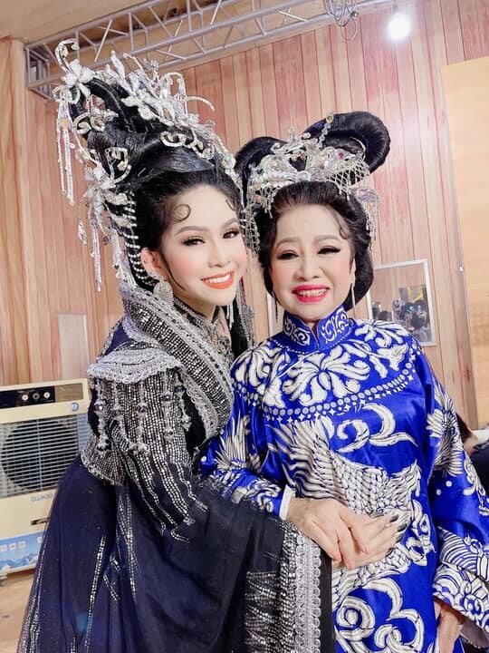 Con nghệ sĩ Bạch Mai là ai?