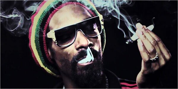 Snoop Dogg hút cần?