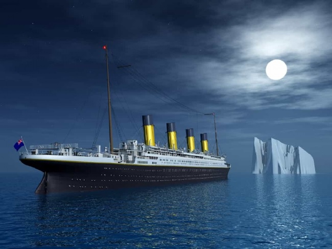 Tại sao tàu Titanic lại chìm?