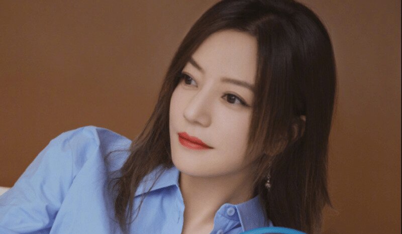 Triệu Vy nặng bao nhiêu?