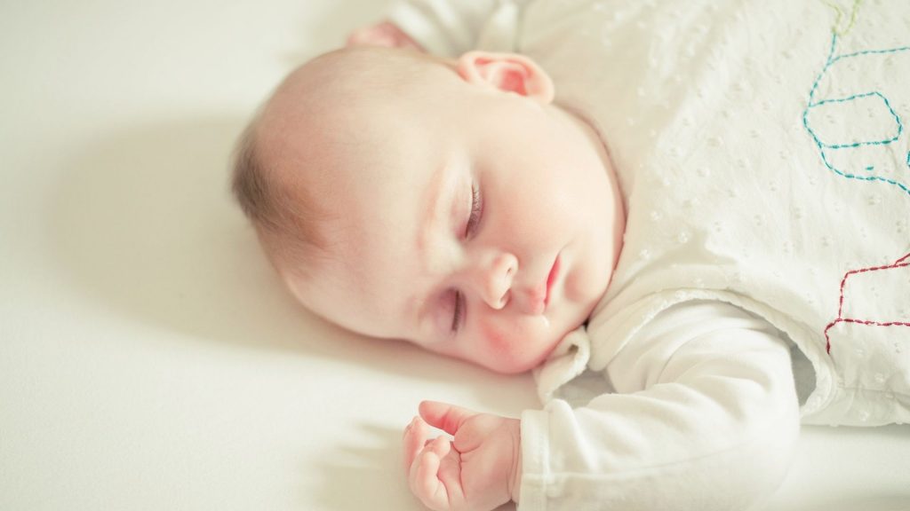 Bộ hình ảnh em bé ngủ dễ thương, muốn ngắm mãi không thôi