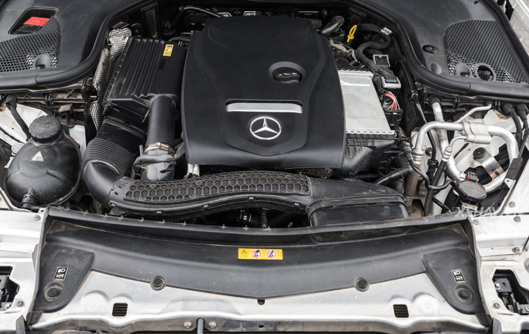 Động cơ của xe Mercedes C250